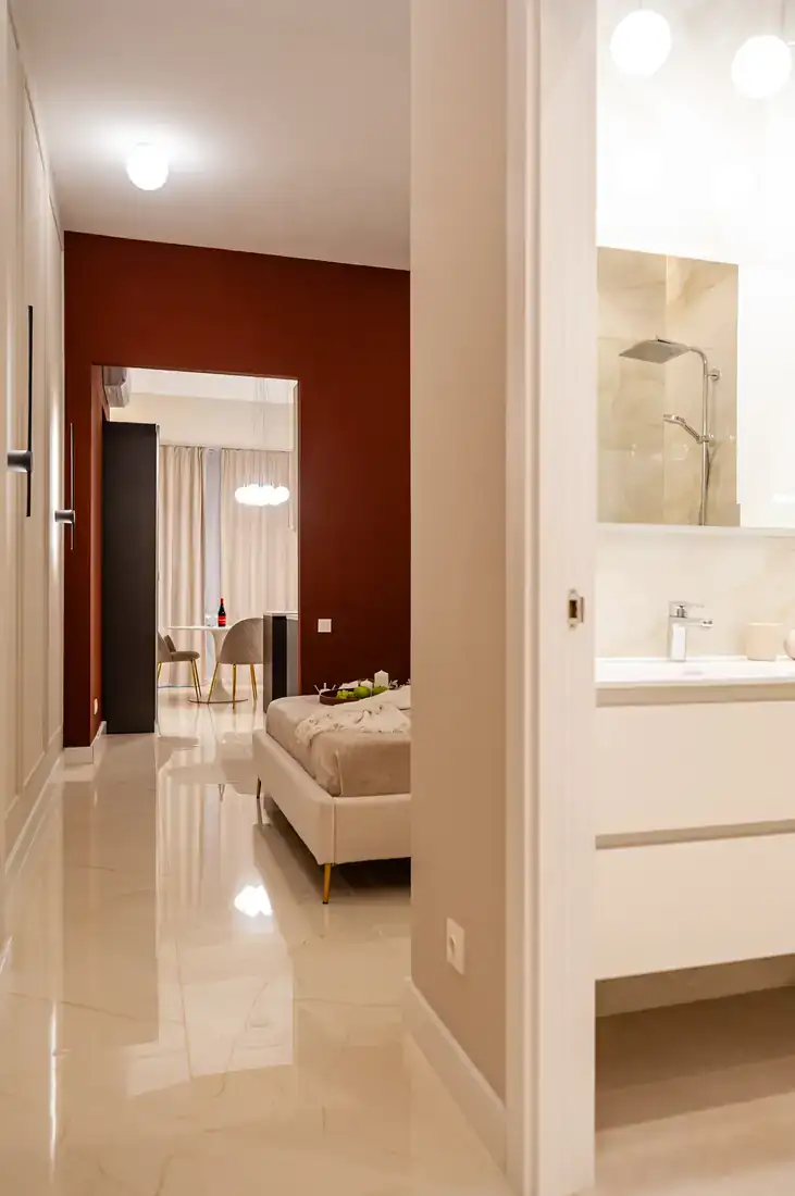 Hallway to the bedroom